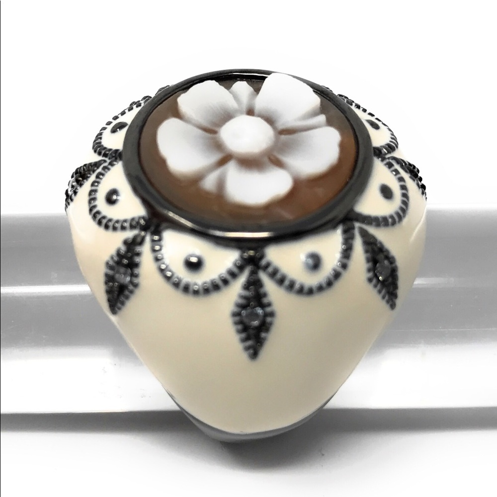 Silver Cameo Enamel Statement Ring - Picture 2 of 8